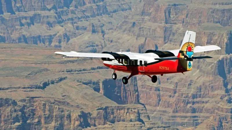Grand Canyon West Airplane Air Tour with Las Vegas transfers