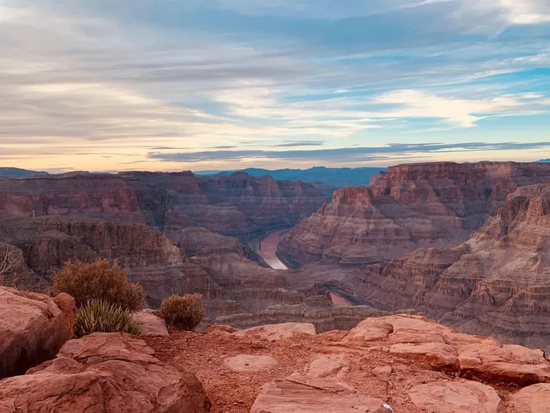 Las Vegas: Sleep Late Small Group Grand Canyon Skywalk Tour